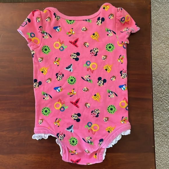 Disney size 18 mos onesie - pink w/print - Picture 7 of 7